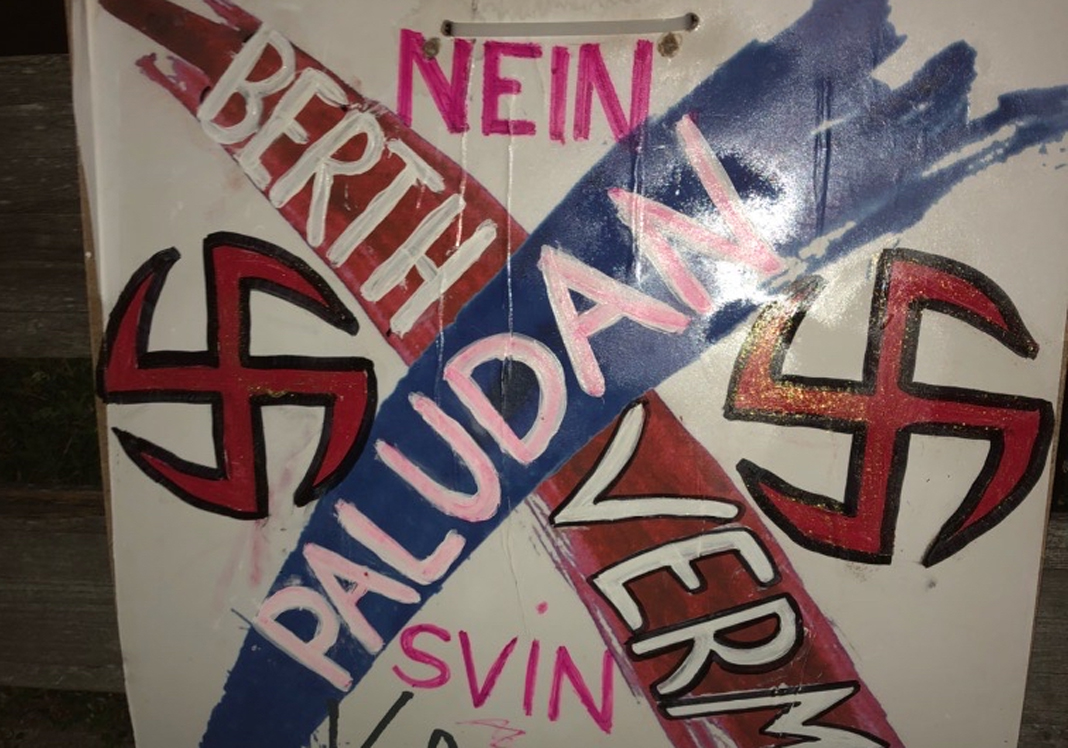 S-kandidat malede nazitegn på valgplakater og hængte DF'er ud som nazist -